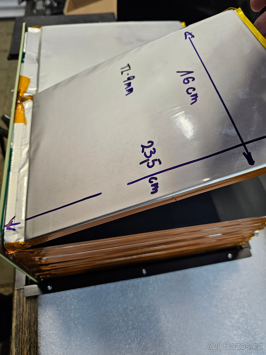 LiFePo4 články16x23x0,45cm 3,2V 24ks2.3kWh CENA 1500kč celek