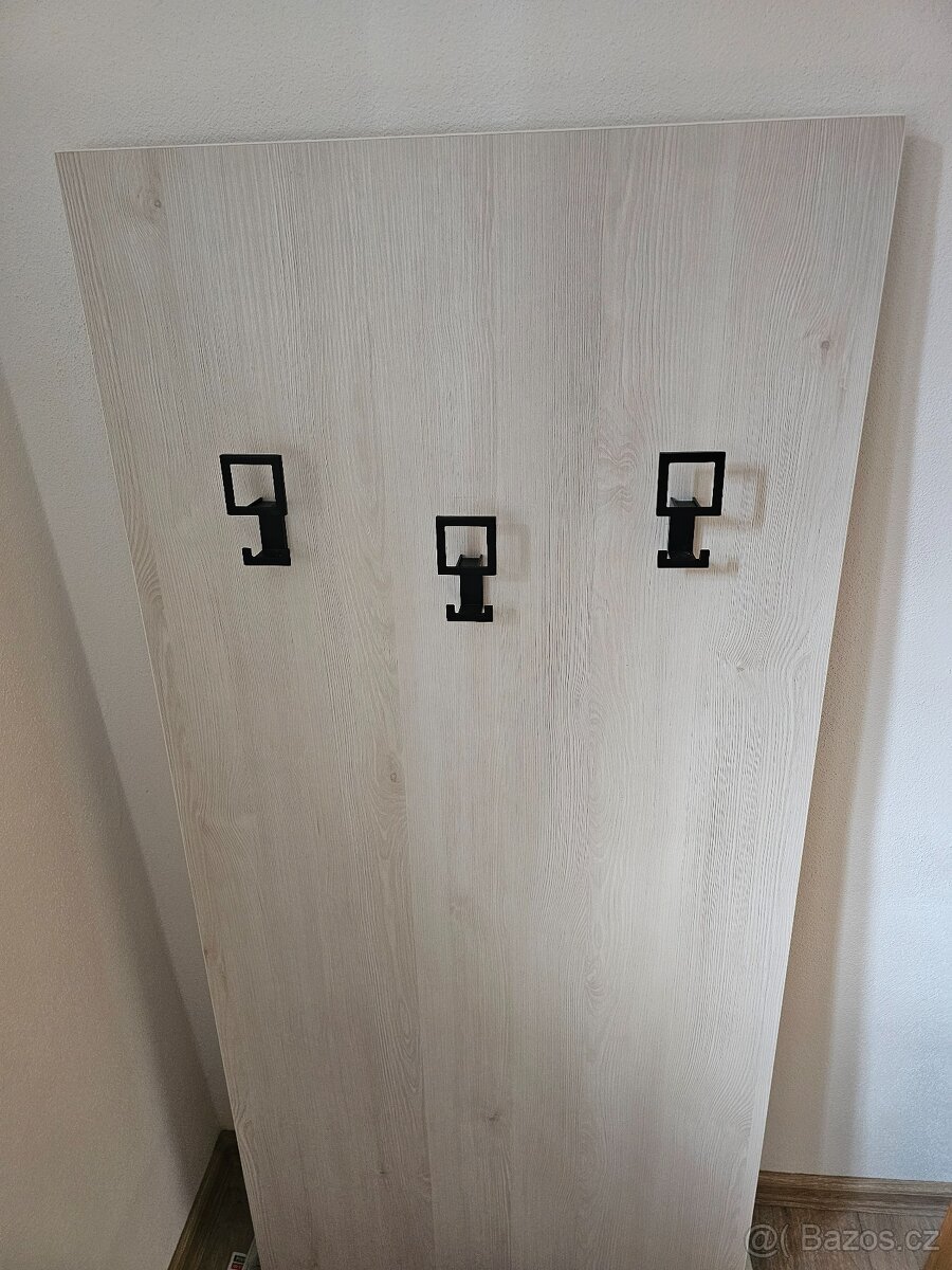 Předsíňová stěna