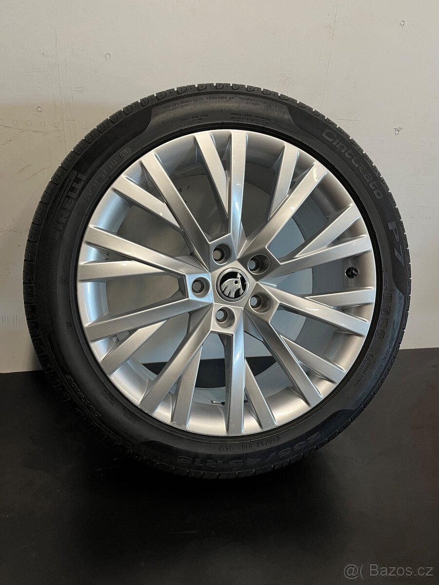 Škoda Superb R18 Letní sada