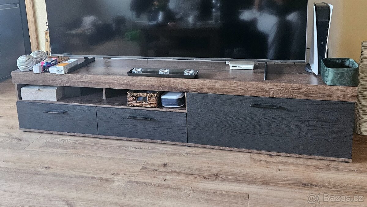 Tv stolek