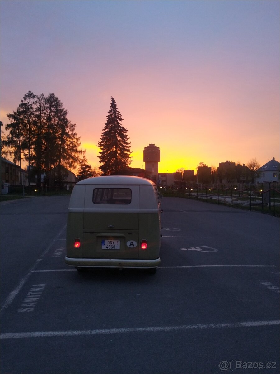 VW bus T1 ponorka rok 1958