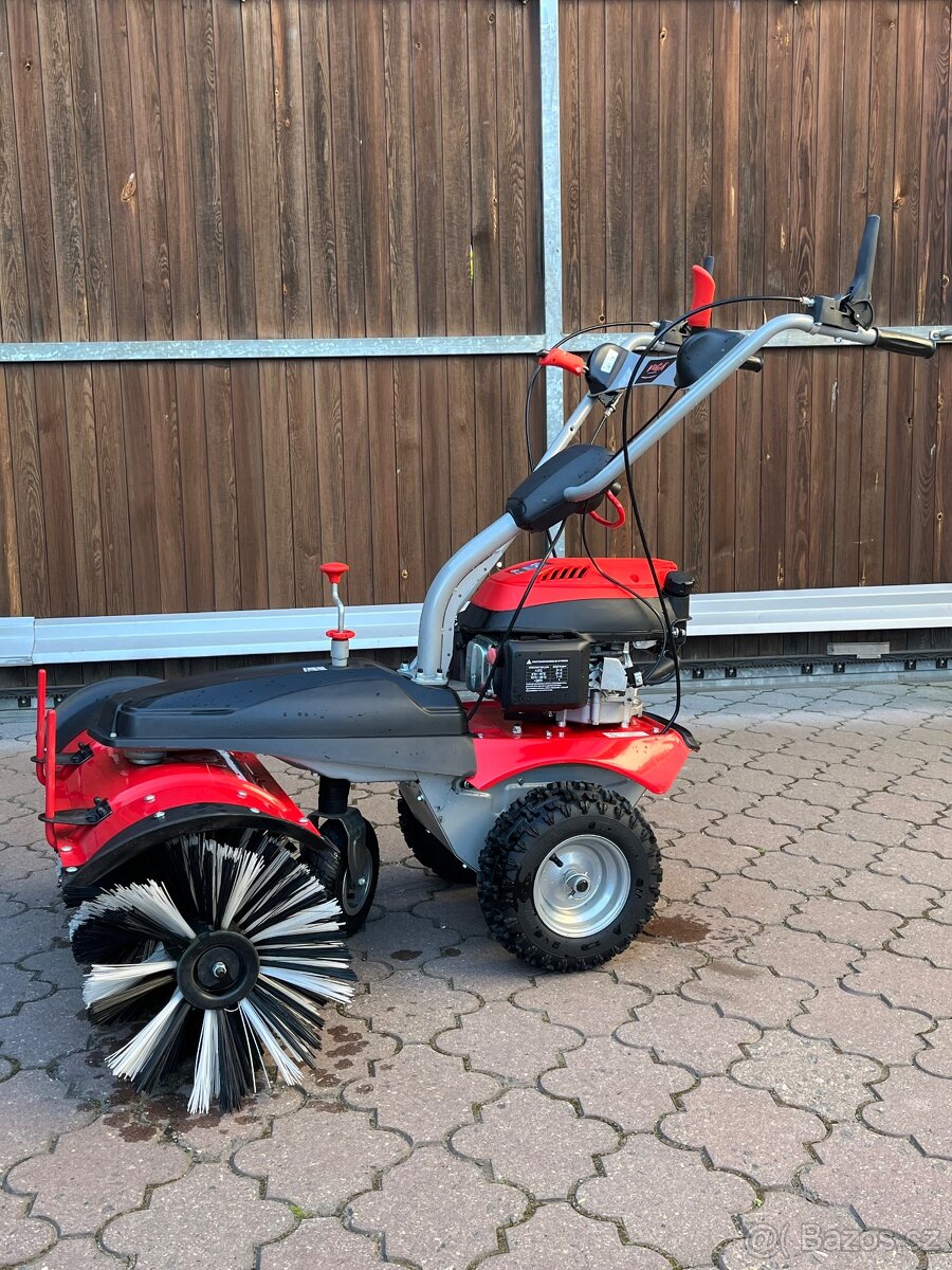 Motorový rotační kartáč - zametač VeGA S1000V