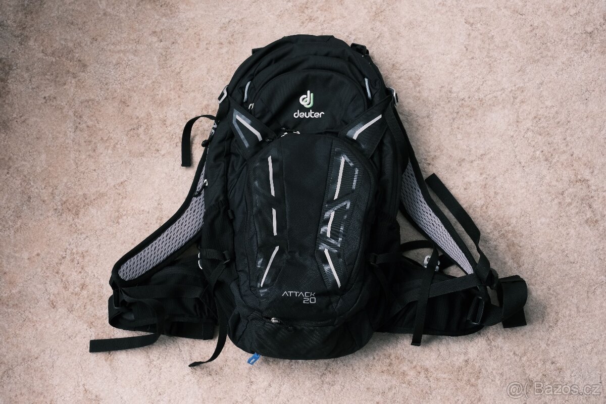 Batoh Deuter Attack 20l - integrovaný chránič SAS-TEC