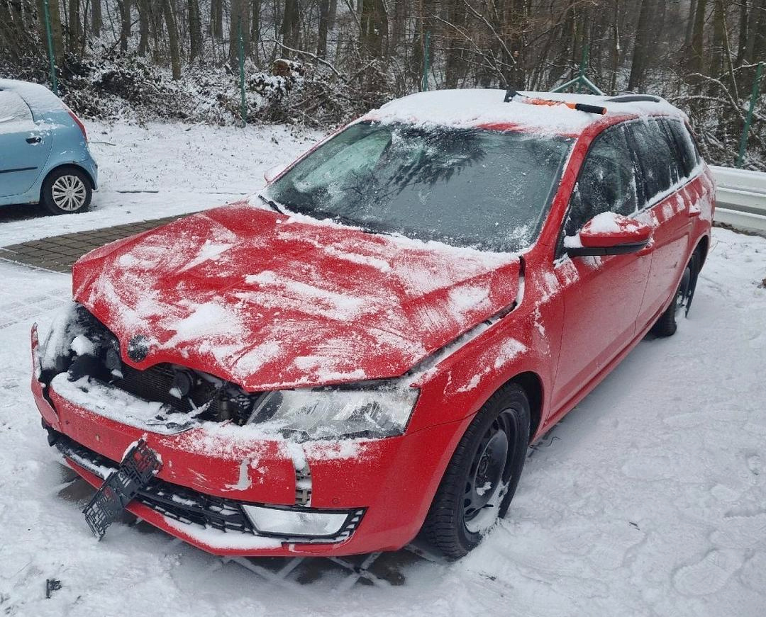 Vůz na náhradní díly Škoda Octavia 3 kombi 14 CJSA QHX LF3K