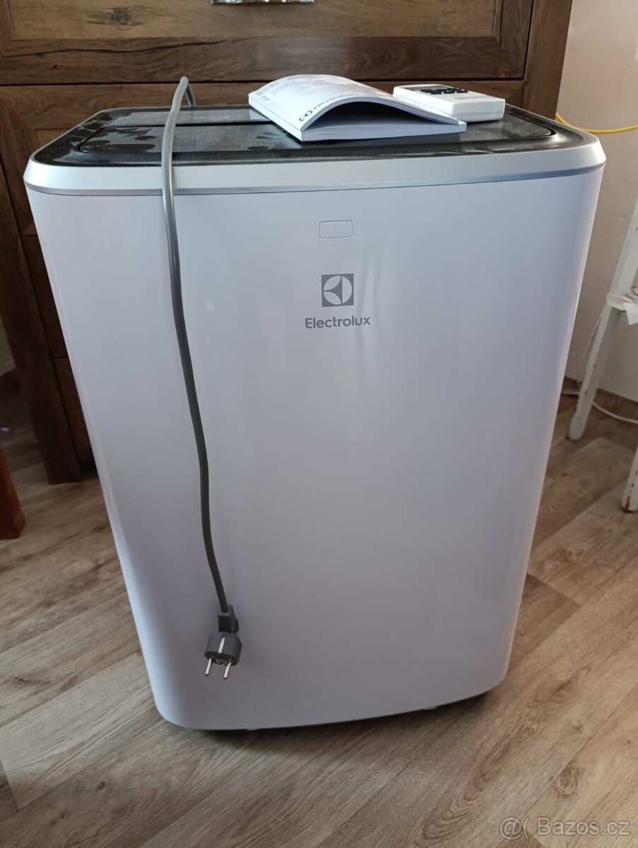 mobilní klimatizace Elektrolux EXP26U338HW