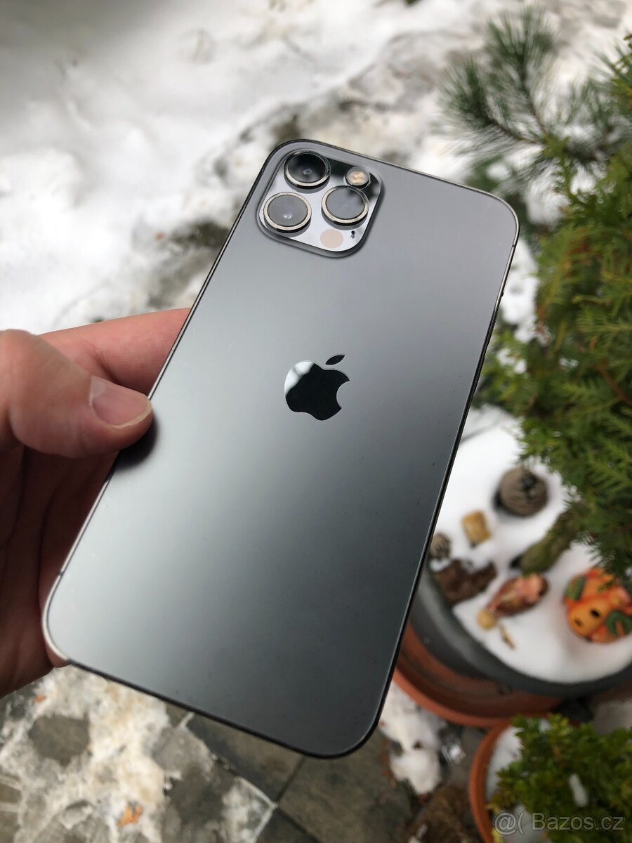 iPhone 12 PRO 256Gb v hezkém stavu, grafitový...TOP
