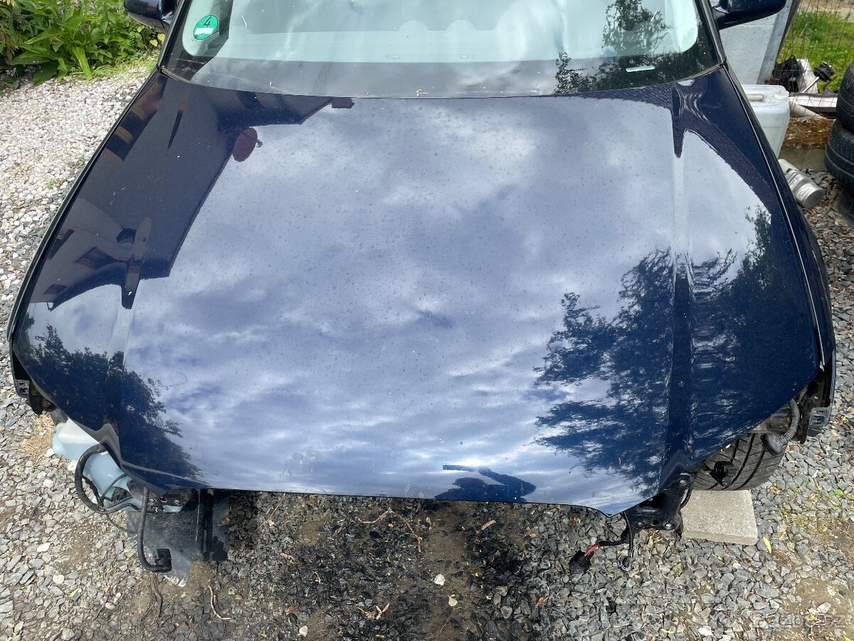Audi A3 8P 2006 přední kapota