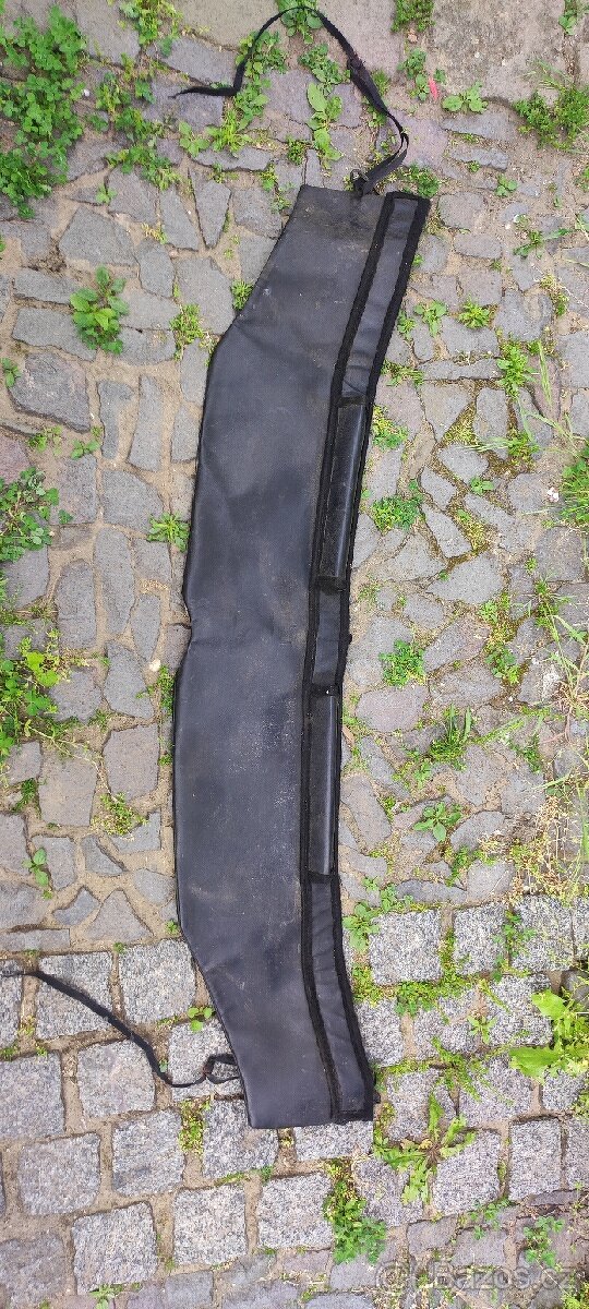Koženka na kapotu