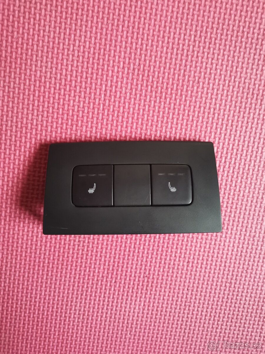 Tlačítka výhřevu sedadel octavia 2