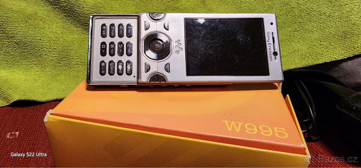 Mobilní telefon Sony Ericsson W995