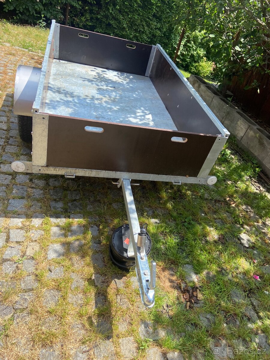Přívěsný vozík, kára