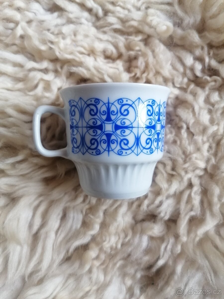 Malý retro hrneček na kávu