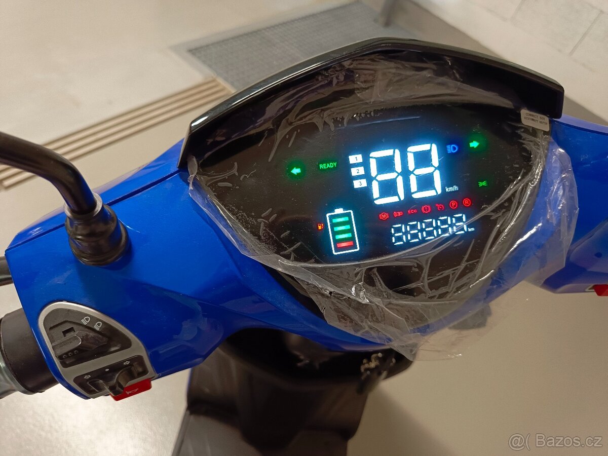 Elektro skútr RACCEWAY E-FICHTL 20Ah modrý