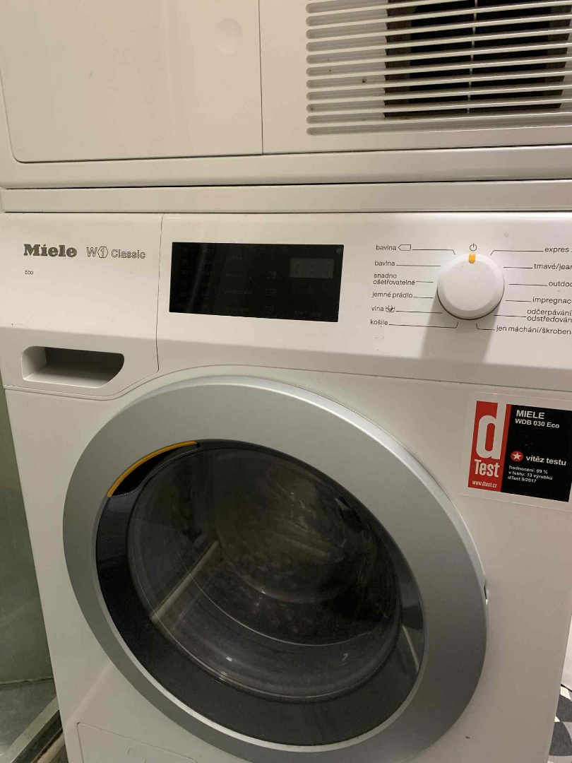 Pračka Miele WDB 030 ECO – plně funkční, úsporná, spolehlivá