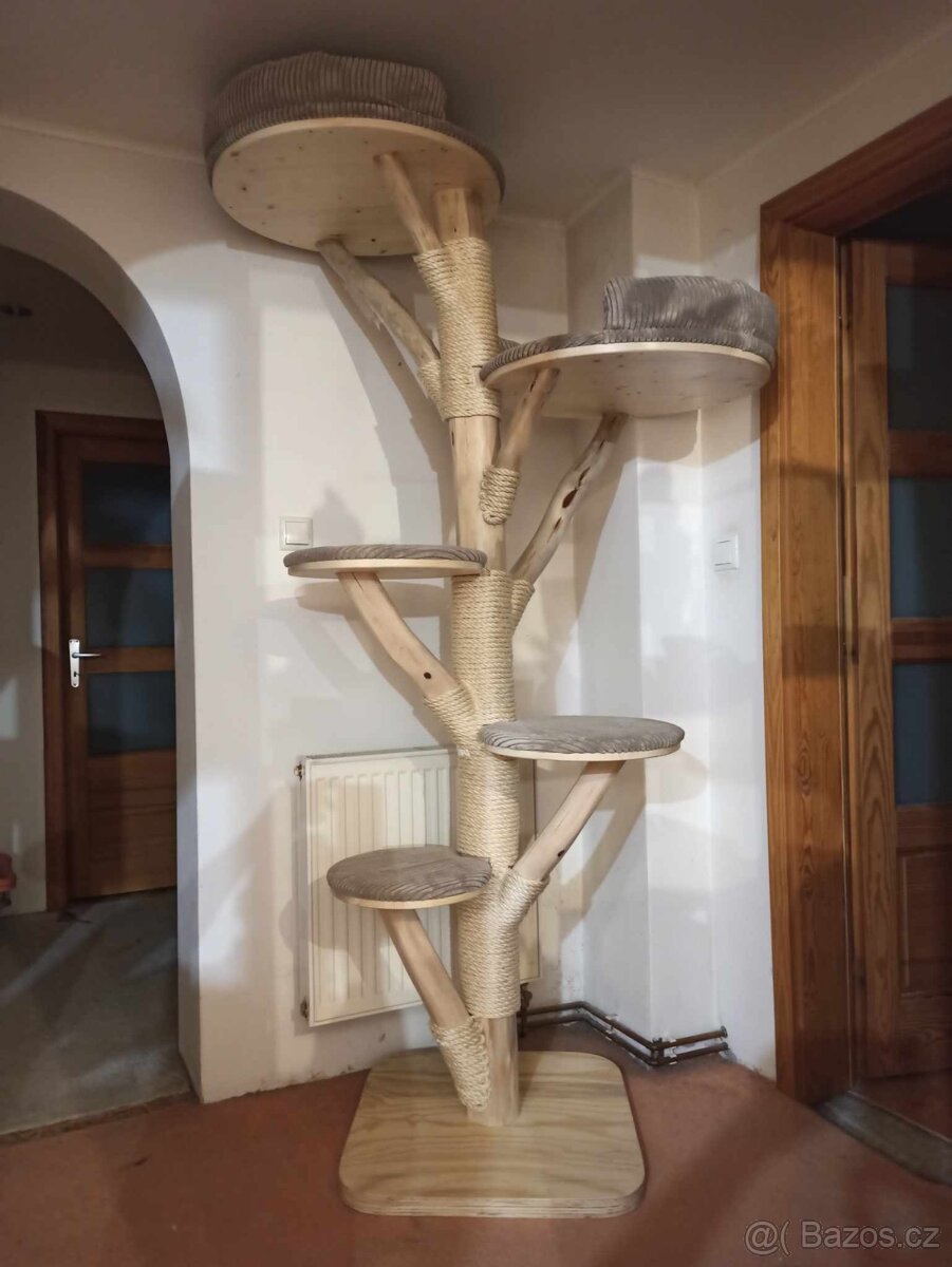 Kočičí strom / škrabadlo pro kočky / kočka