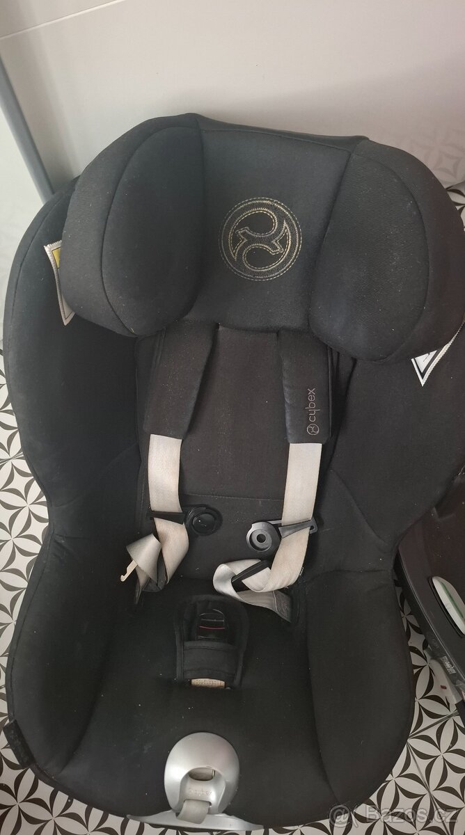 CYBEX Sirona Z i-Size Plus Deep Black s otočnou bází
