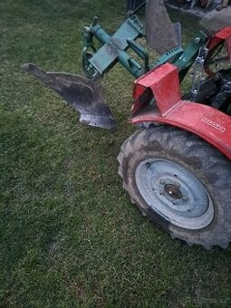 Pluh obracák jednoradličný za malotraktor