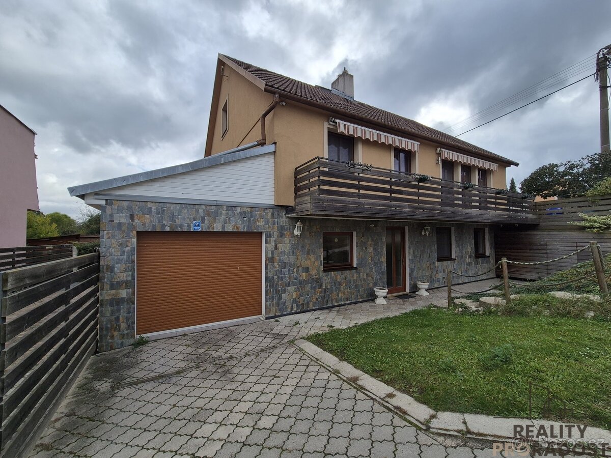 Pronájem bytu 3+kk s terasou a parkovacím místem v Lednici