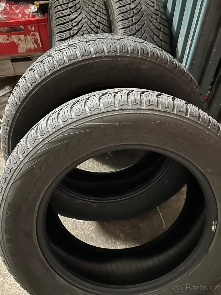 Pneu Nokian 215/65 R17
