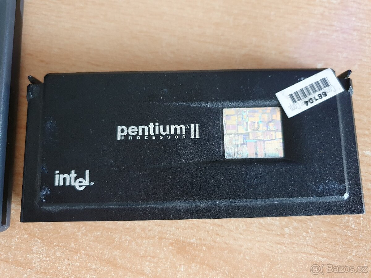procesor Intel Pentium II - nemám jak otestovat. - 250kč.