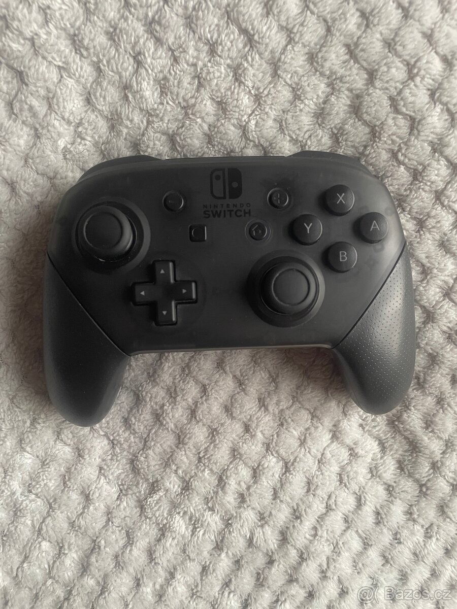 Nintendo Switch Pro Controller