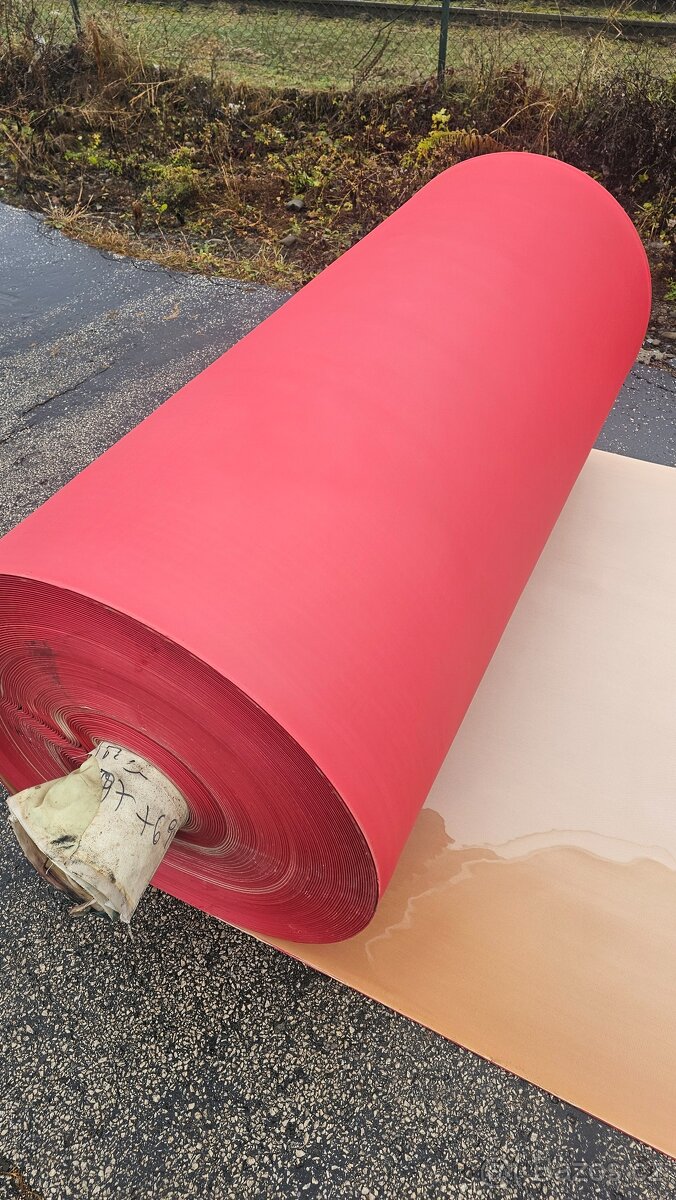 nový dopravníkový pás - červený šíře 130cm - 170cm