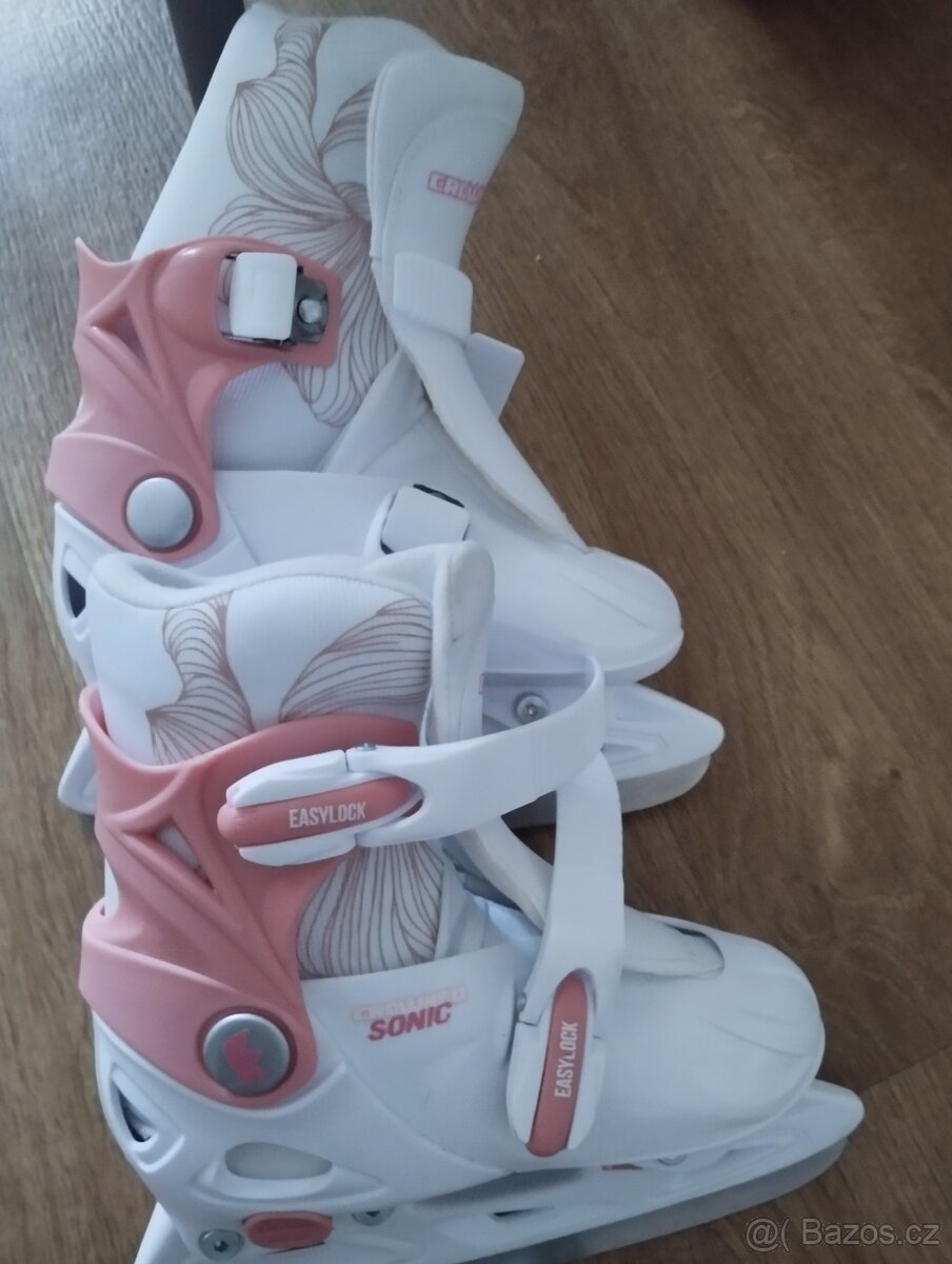 Dívčí zimní brusle