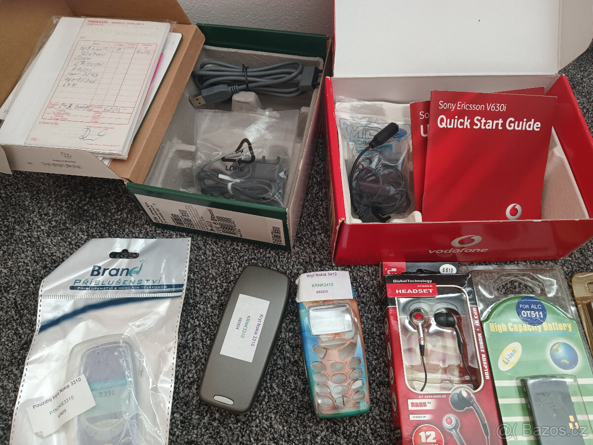 Prodám krabičky od telefonů s přísl. + ostatní díly na foto
