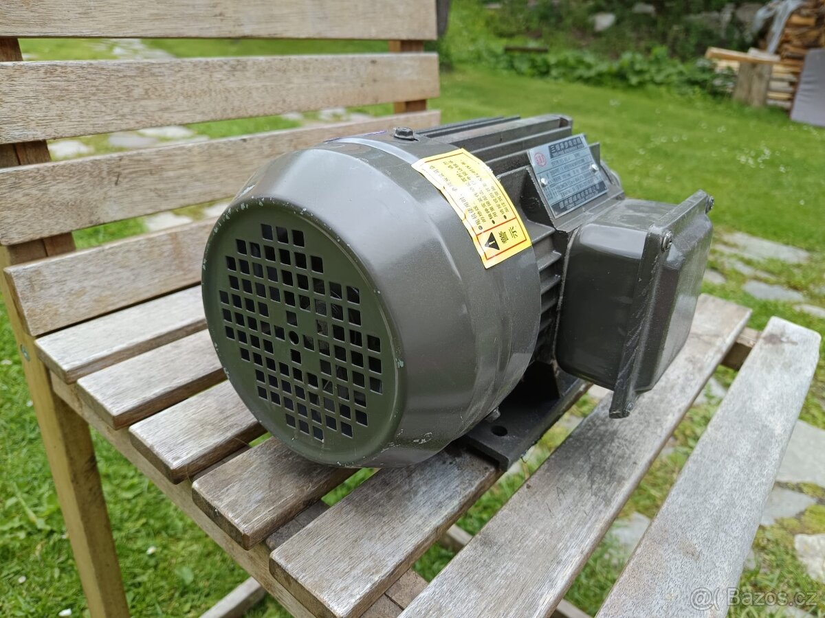 Třífázový motor 380V, 1,5kW