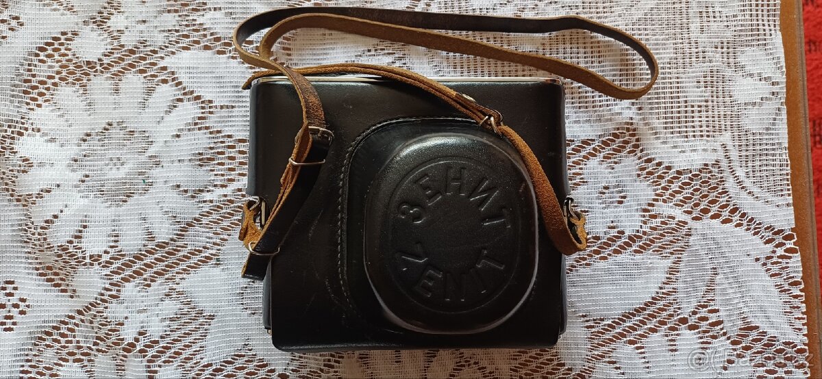 Klasický fotoaparát ZENIT E