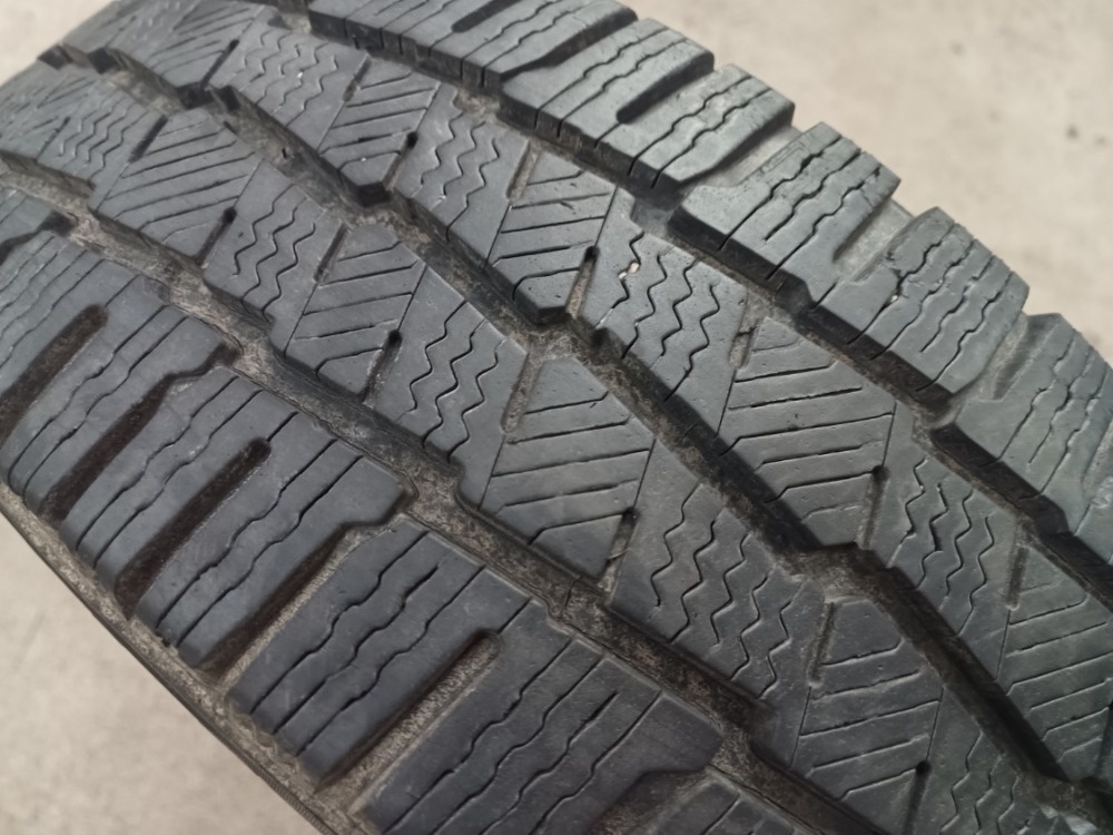 205/65 R16C MICHELIN (4411)