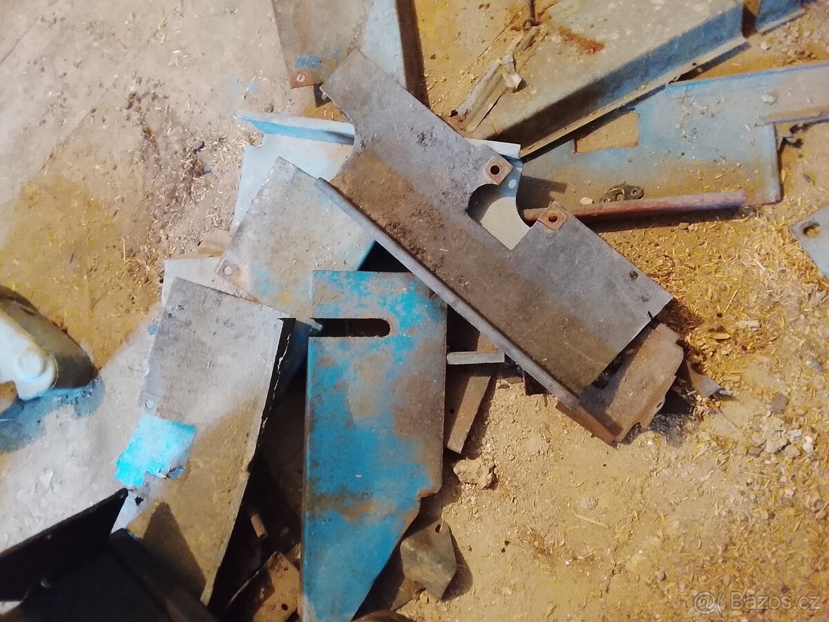 Zetor 25 plech podlahy