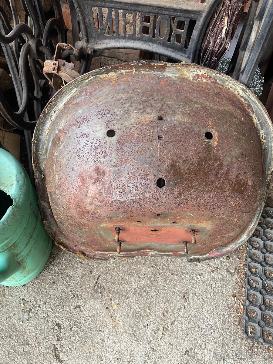 Lavor/sedačka Zetor