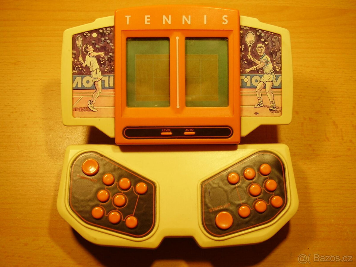 stará digitální herní konzole "tennis" , plně funkční