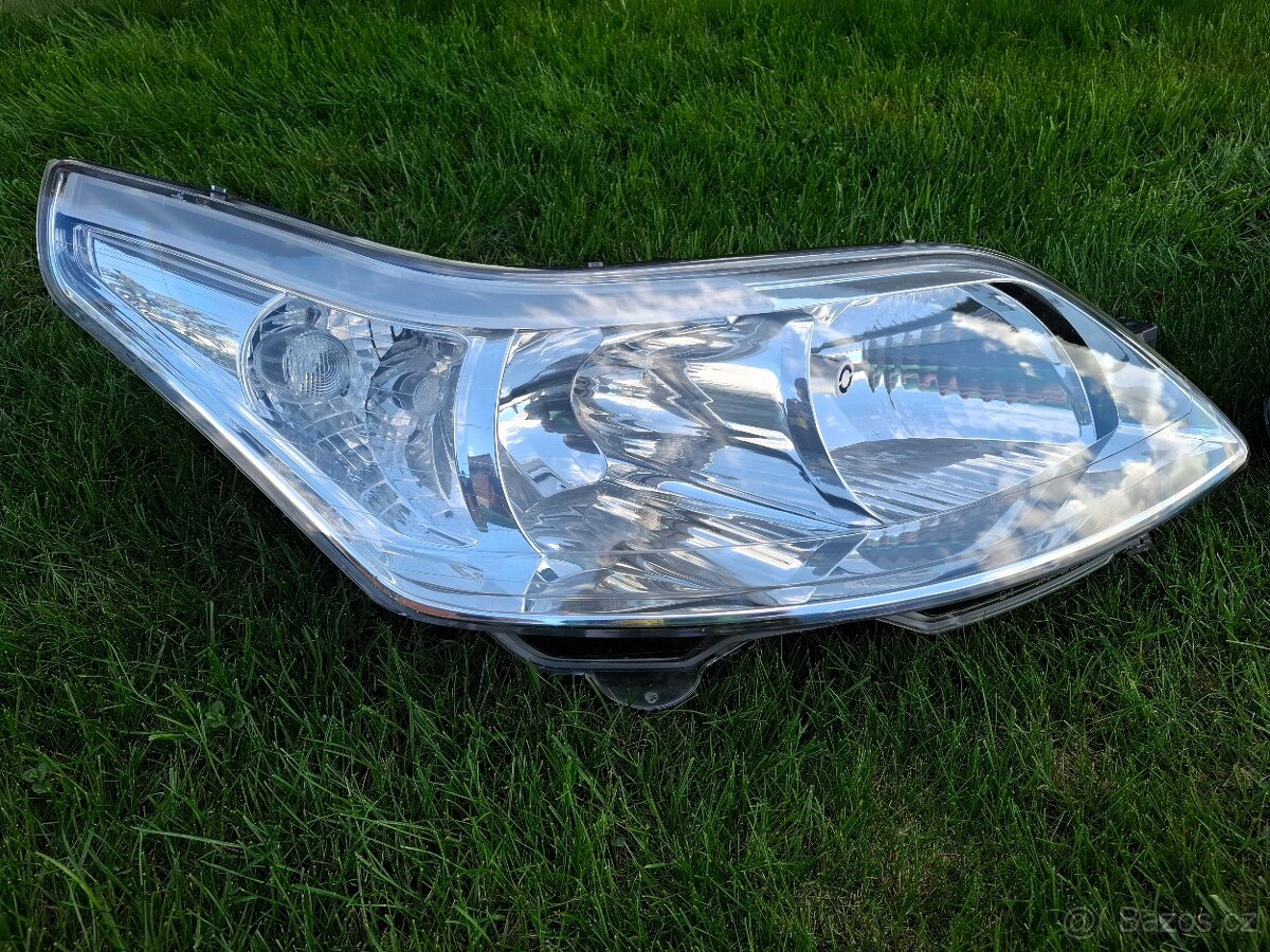Citroen C4 - přední světla/lampy