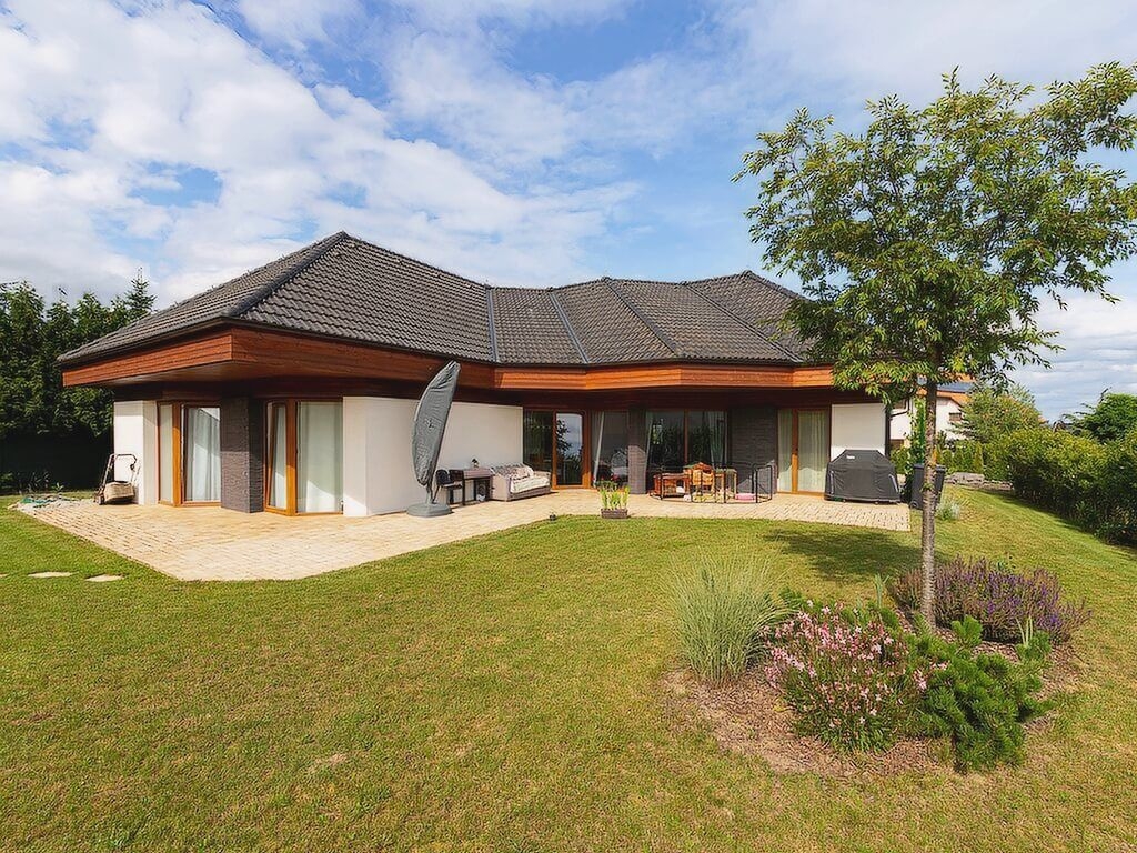 Prodej dvougeneračního rodinného domu 6+kk 195 m2, pozemek 1