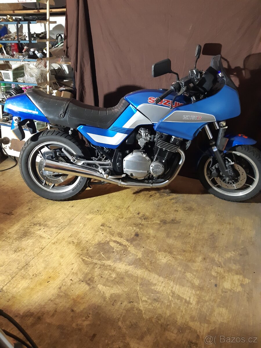 Suzuki gsx 750 es