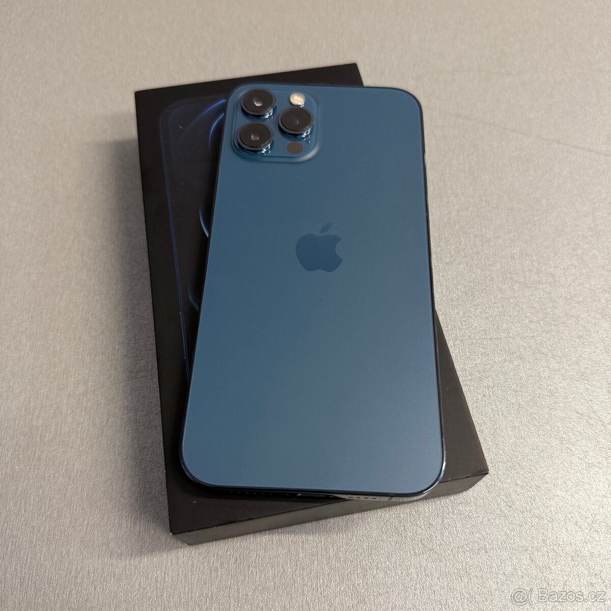 iPhone 12 Pro Max 512GB, pěkný stav, 12 měsíců záruka