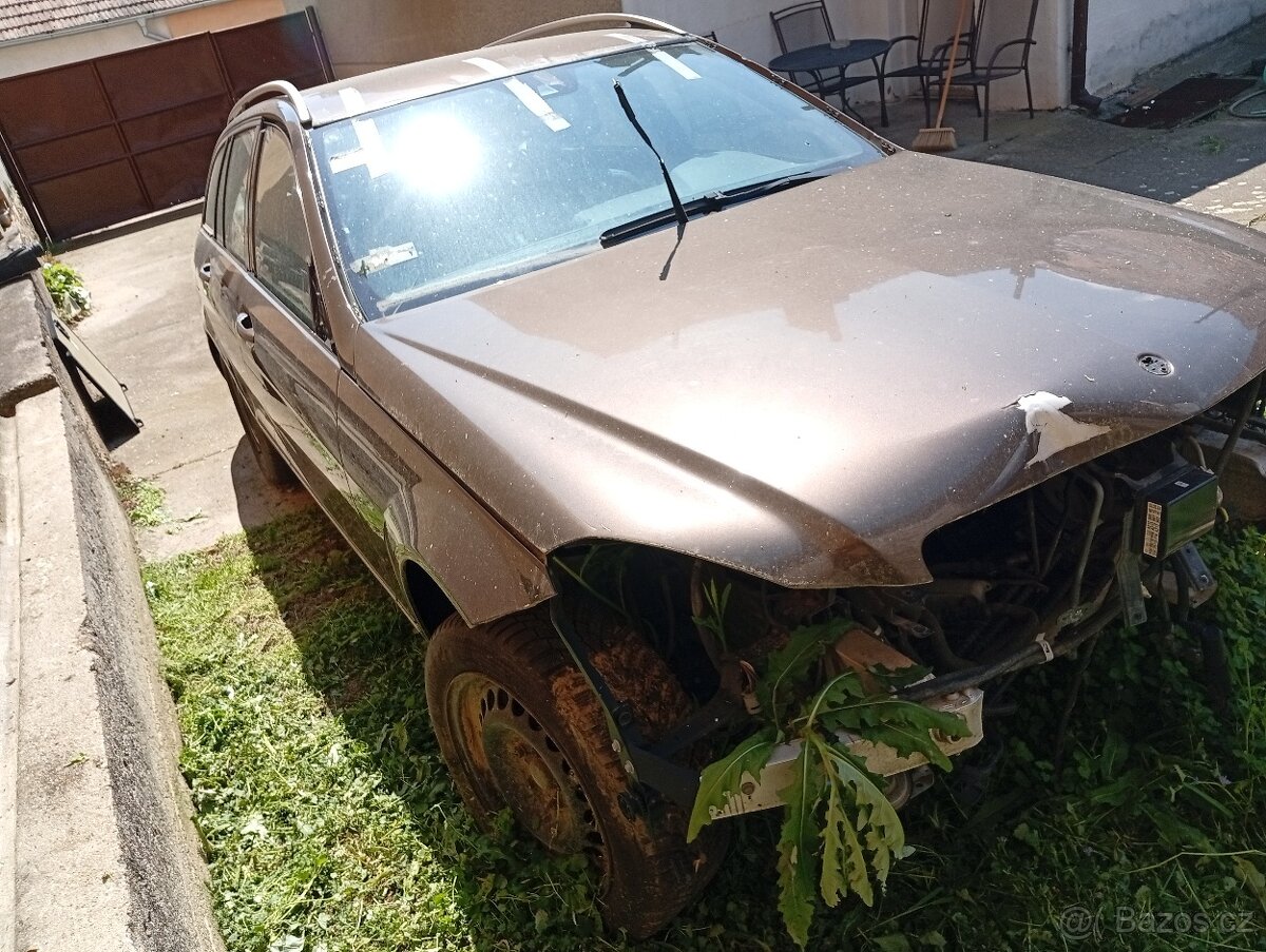 Prodám náhradní díly na mercedes c 250cdi w204