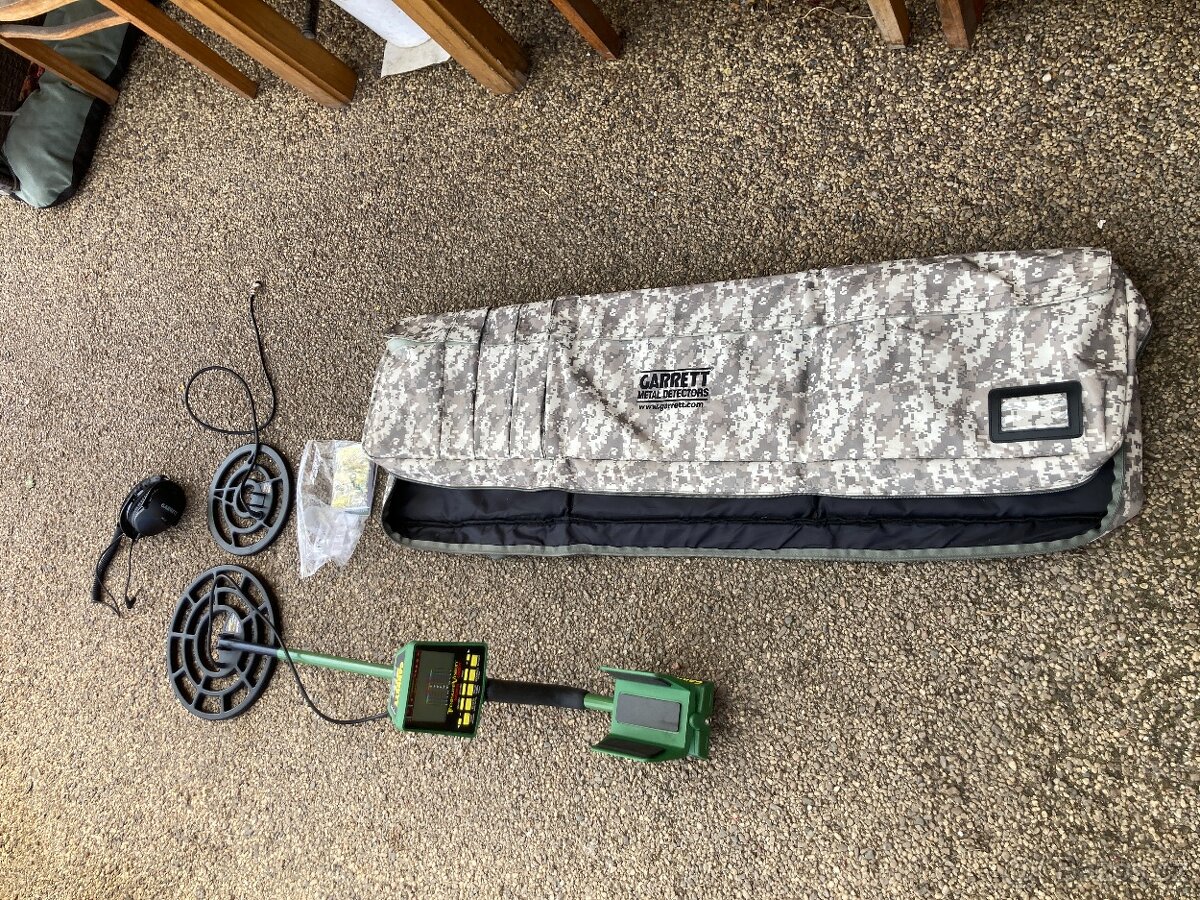 Detektor kovů Garrett GTI 2500 + příslušenství