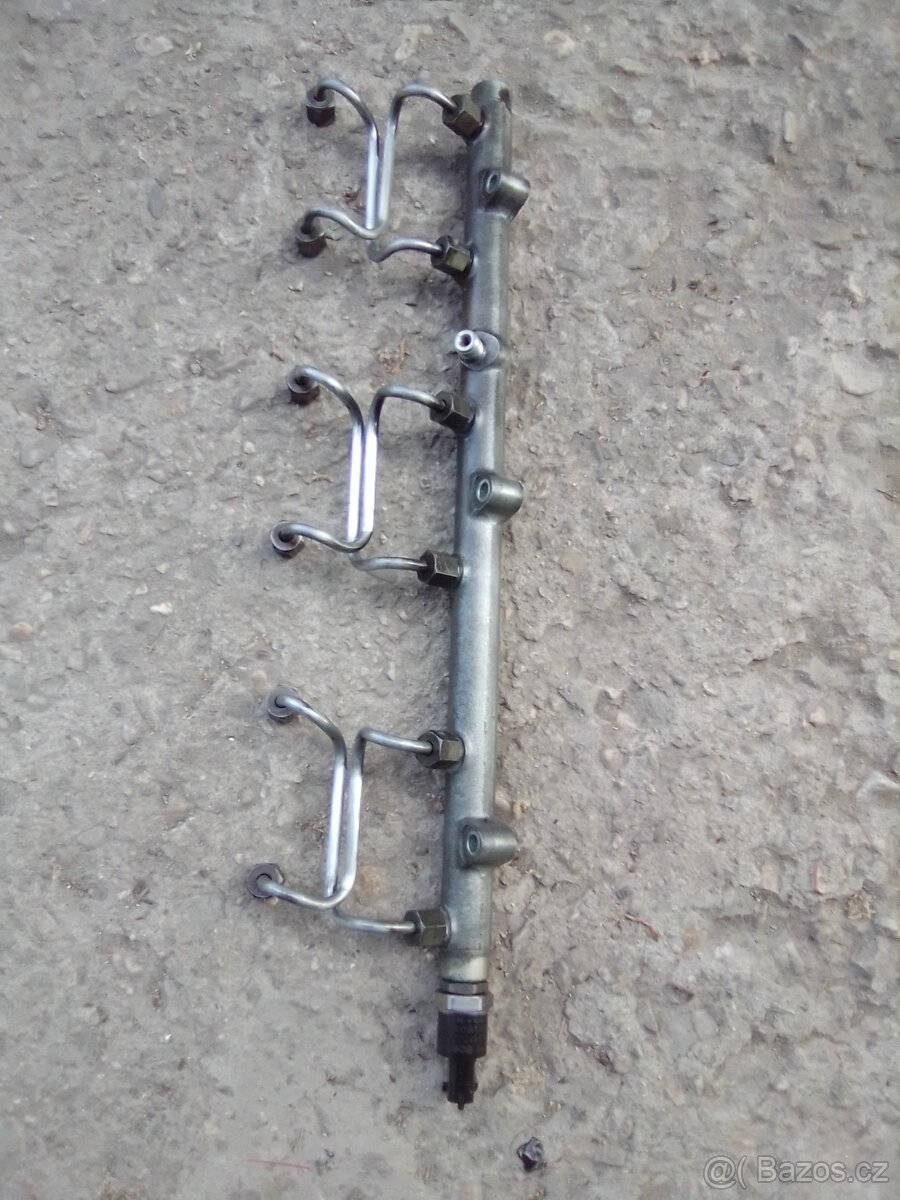 Bmw e39, e38, e53, e46 - Vstřikovací lišta se senzorem.