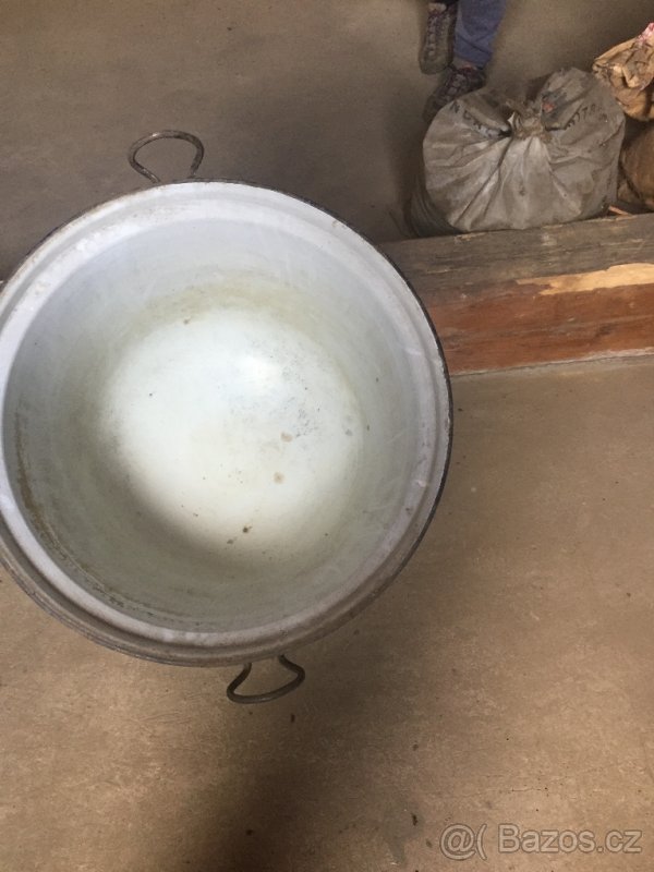 Nádoba na kotol ( kotlina priemer 60 cm).