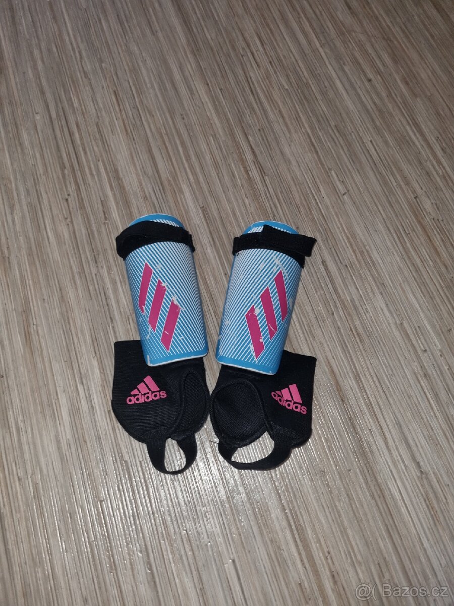 Fotbalové chrániče Addidas