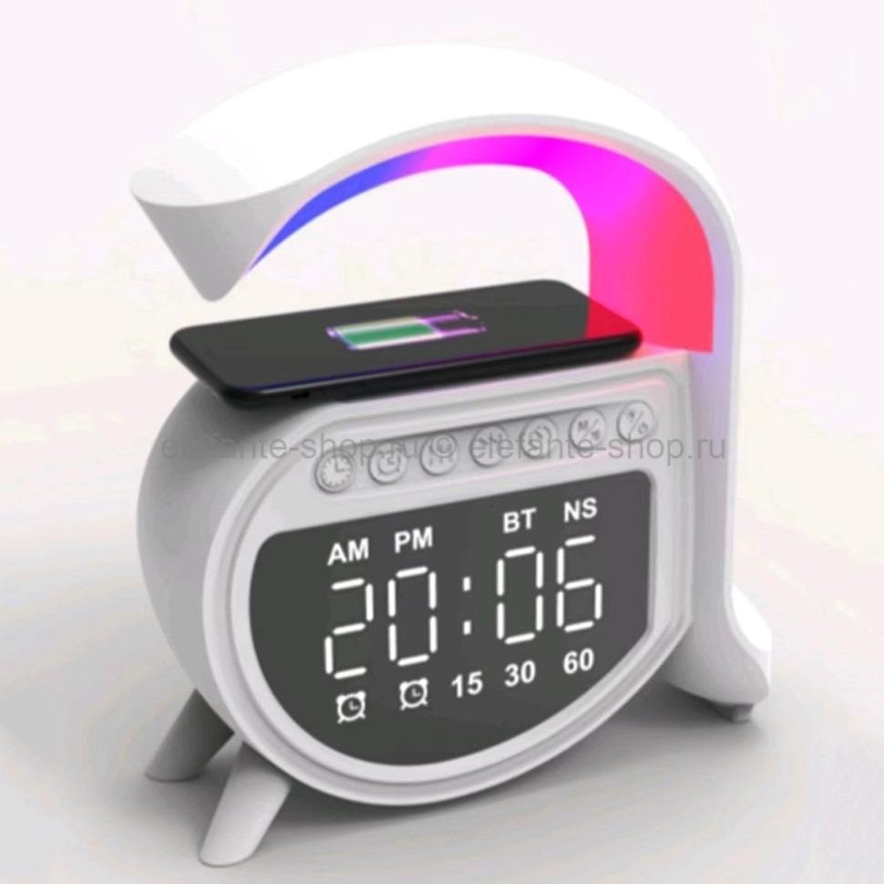 RGB svítidlo s Bluetooth reproduktorem a 15W bezdrátovým nab