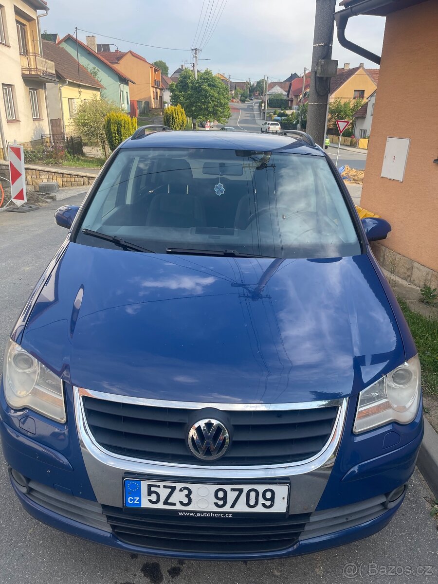 Touran 1.9tdi 77kw tažné, 7 míst