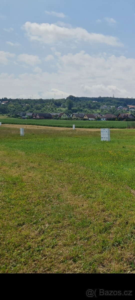 Prodám STAVEBNÍ POZEMEK 770m2 KOLOMUTY