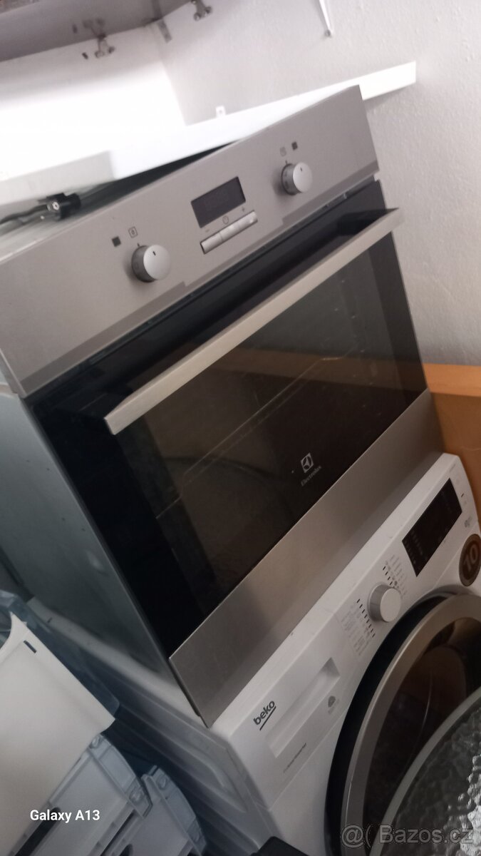 Prodám více kusů spotřebičů