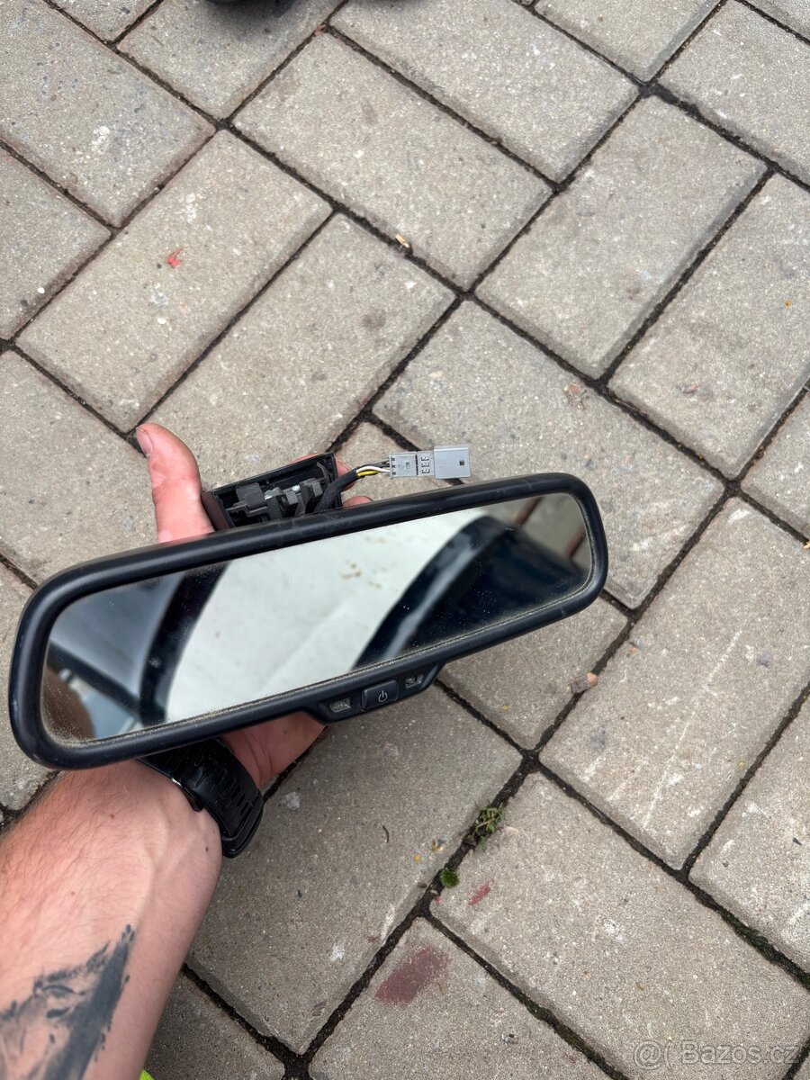 Samozatmavovaci zpětné zrcatko Audi S3