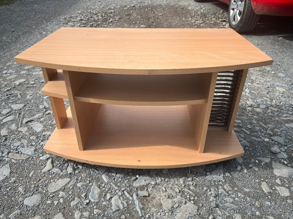 Stul pod TV