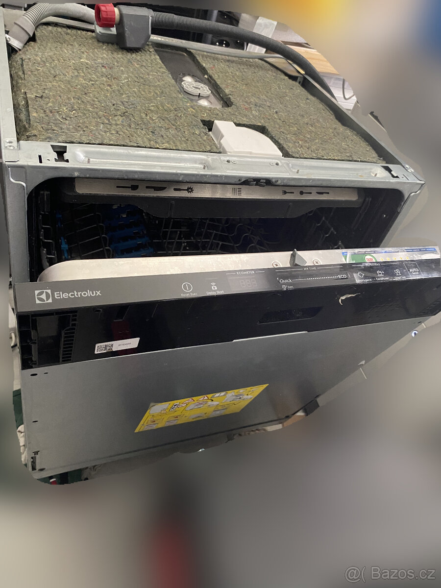 Vestavna Mycka 60 Electrolux EEM69410W